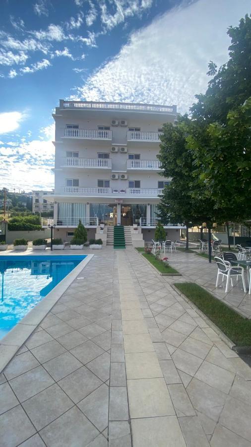Relax Apartment & Hotel Golem  Exterior photo